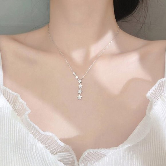 Jewelry - NEW Silver Charming Star Pendant Necklace